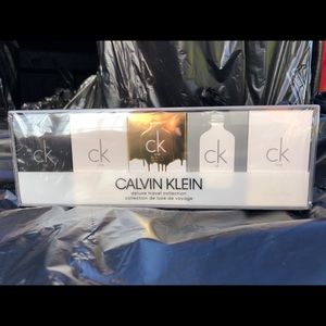 Calvin Klein Deluxe Travel Collection Gift Set